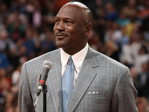 Charlotte owner Michael Jordan unveils the Hornets’ new logos and mascot (photos)