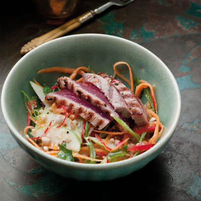 Black pepper and chilli-seared tuna with a carrot and apple salad: Food: New Recipe: Redonline