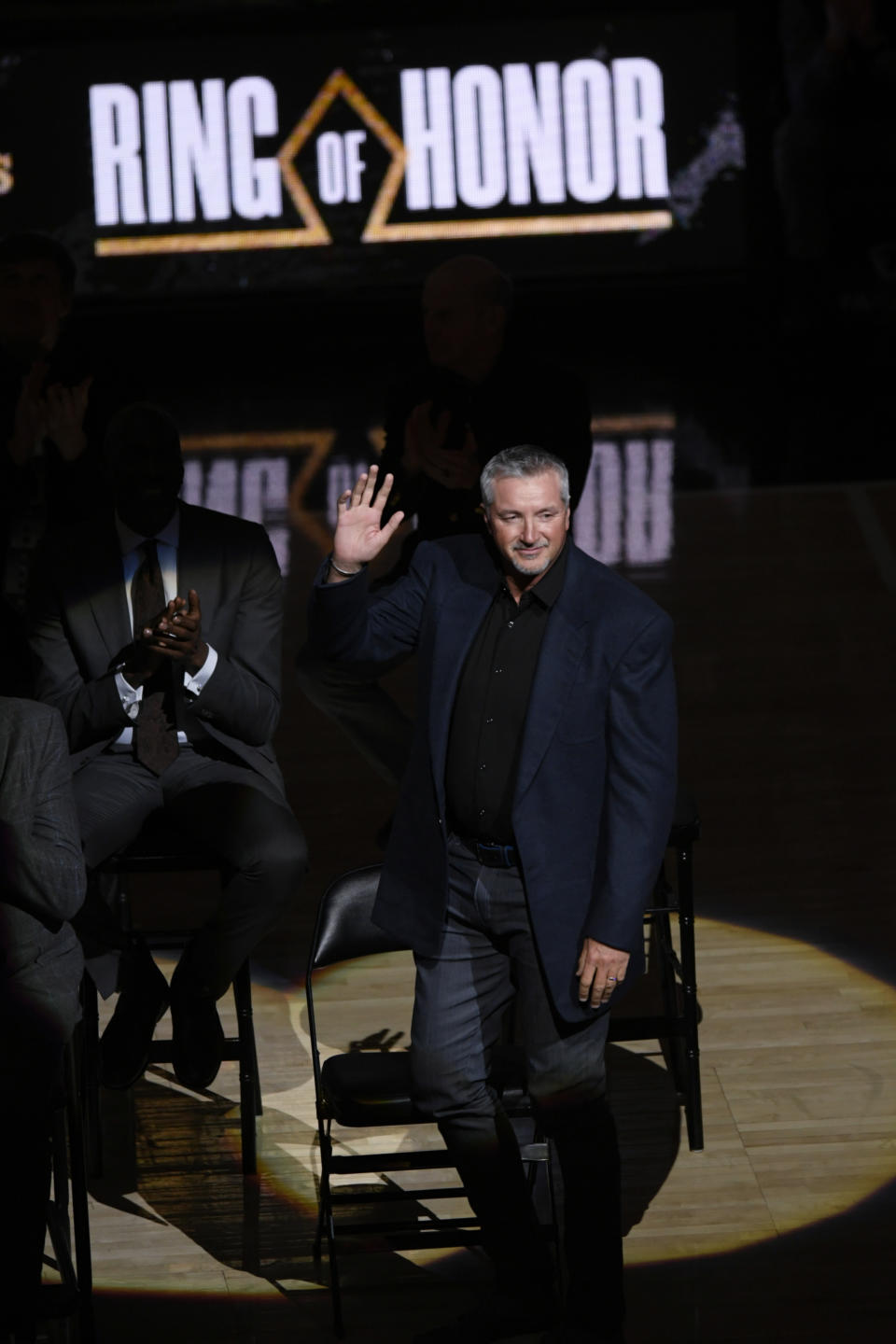 Former Chicago Bulls player Toni Kukoc waves to the crowd, during a Ring of Honor ceremony celebrating the 1995-96 Bulls during halftime of an NBA basketball game between the Bulls and the Golden State Warriors on Friday, Jan 12, 2024, in Chicago. (AP Photo/Paul Beaty)