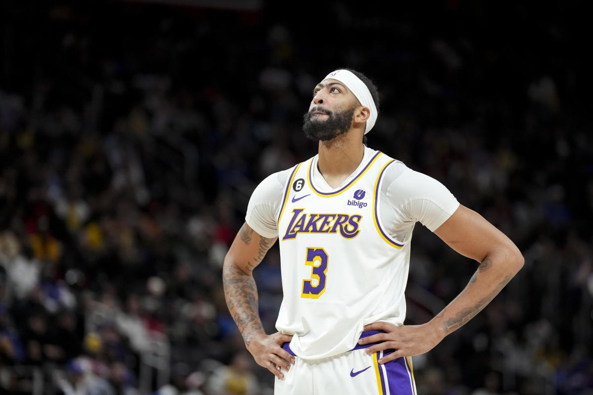 Lakers' Anthony Davis misses second straight game with knee soreness, could  return soon – Orange County Register