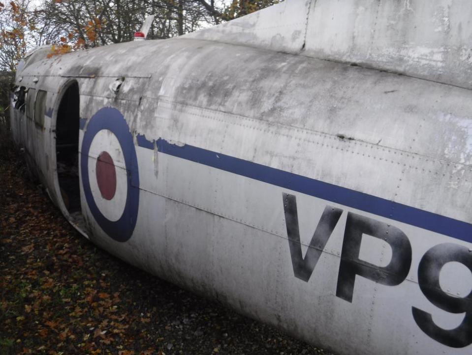 Swindon Advertiser: Lot 4 The fuselage of de Havilland Devon VP955, operated by the 207 Squadron of the RAF and believed to have been used to transport government ministers and officials