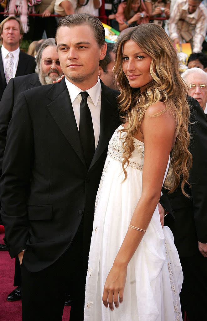 Gisle Bündchen In Supermodel Gisele Bündchen schien Leonardo DiCaprio endlich die große Liebe gefunden zu haben. Daraus wurde leider nichts. Das Power-Duo war von 1999 bis 2005 ein Paar. Die Brasilianerin nahm der Beau sogar mit auf den Red Carpet – später hielt Leo seine Beziehungen lieber so privat wie möglich. Foto: Frank Micelotta/Getty Images