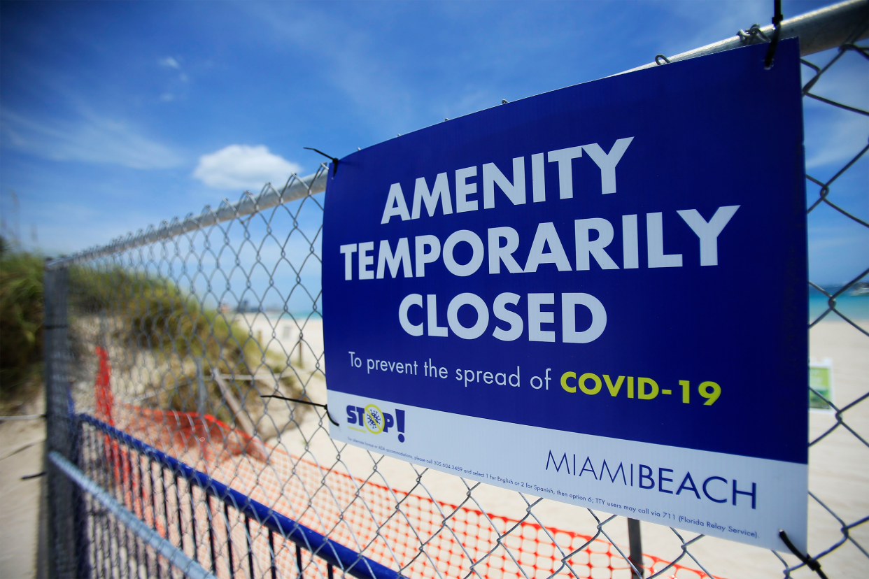 Miami beach closed during Covid sign