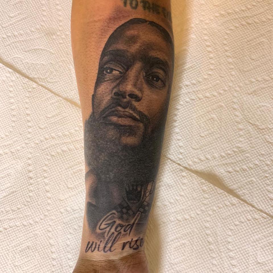 <p>Nipsey Hussle‘s girlfriend, Lauren London, will forever remember the late rapper with a tattoo of his face on her arm. London posted a photo of her new ink, which is of Nipsey’s face on her forearm with the words “God Will Rise.” As part of the tattoo, there are two checkered flags that are identical […]</p> <p>The post <a rel="nofollow noopener" href="https://theblast.com/lauren-london-nipsey-hussle-tattoo/" target="_blank" data-ylk="slk:Lauren London Gets Nipsey Hussle’s Face Tattoo on Her Arm: ‘Real Love Never Dies’;elm:context_link;itc:0;sec:content-canvas" class="link ">Lauren London Gets Nipsey Hussle’s Face Tattoo on Her Arm: ‘Real Love Never Dies’</a> appeared first on <a rel="nofollow noopener" href="https://theblast.com" target="_blank" data-ylk="slk:The Blast;elm:context_link;itc:0;sec:content-canvas" class="link ">The Blast</a>.</p>