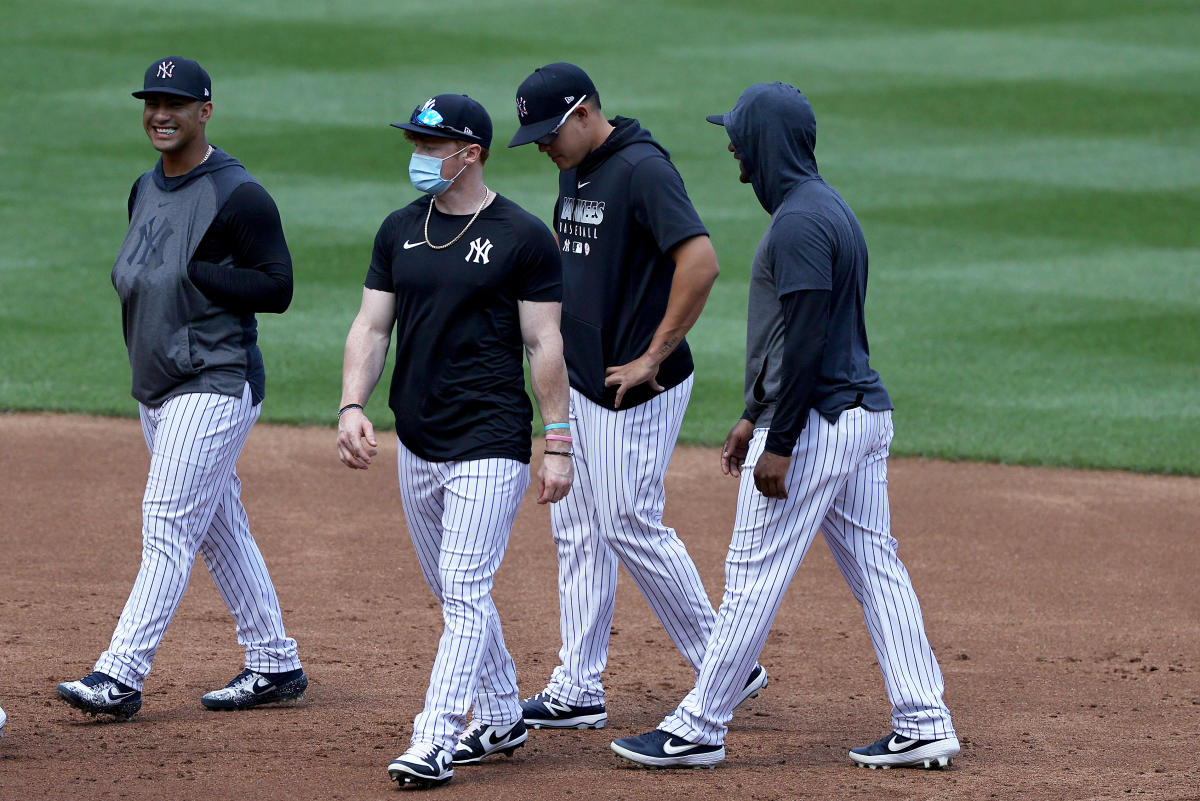 Yankees' Clint Frazier is wearing a mask whether trash-talking fans like it  or not