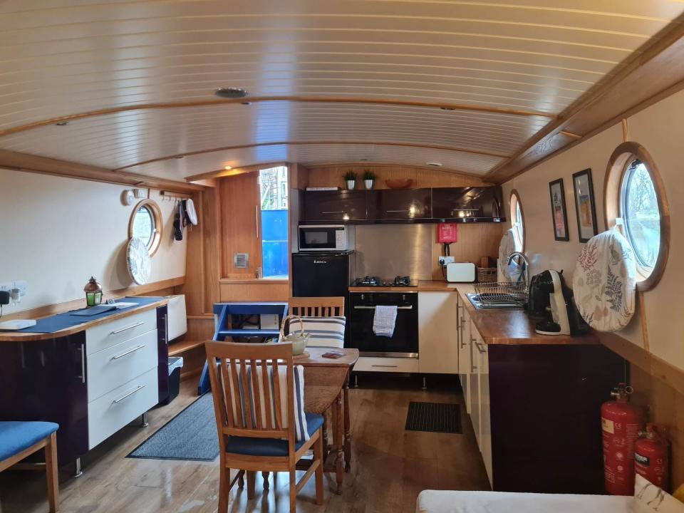 houseboat kitchen