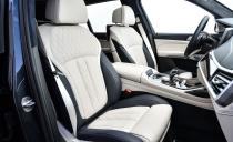 <p>The X7's driver and front passenger thrones are supremely comfortable and look great to boot. </p>