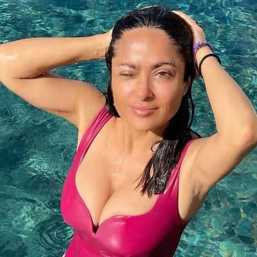  Salma Hayek posing in a swimsuit 