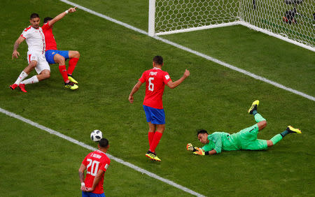 Soccer Football - World Cup - Group E - Costa Rica vs Serbia - Samara Arena, Samara, Russia - June 17, 2018 Costa Rica's Keylor Navas makes a save REUTERS/David Gray