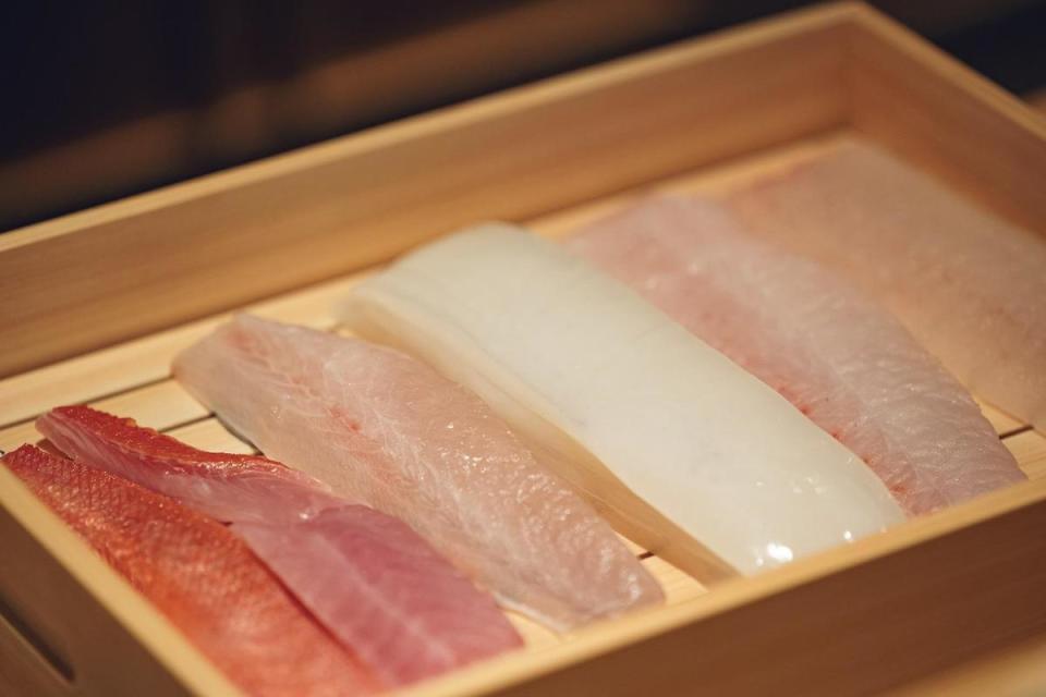 登龍門所使用的食材與鮨天本相同，魚貨全來自日本直送。（鮨天本提供）