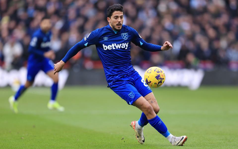 Pablo Fornals of West Ham United in action during the Premier League match between Sheffield United and West Ham United at Bramall Lane on January 21, 2024 in Sheffield, England