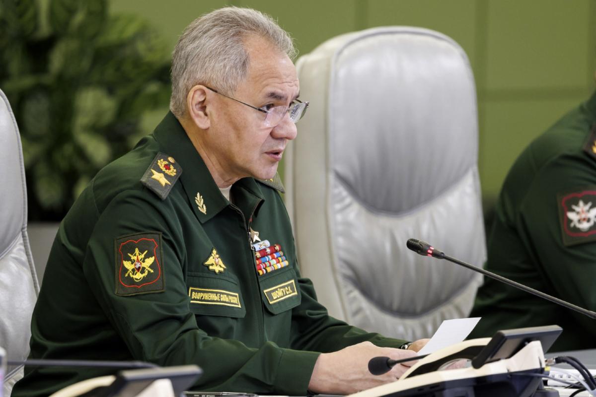 In a rare call, the Russian Defense Minister warns his French counterpart against sending forces to Ukraine