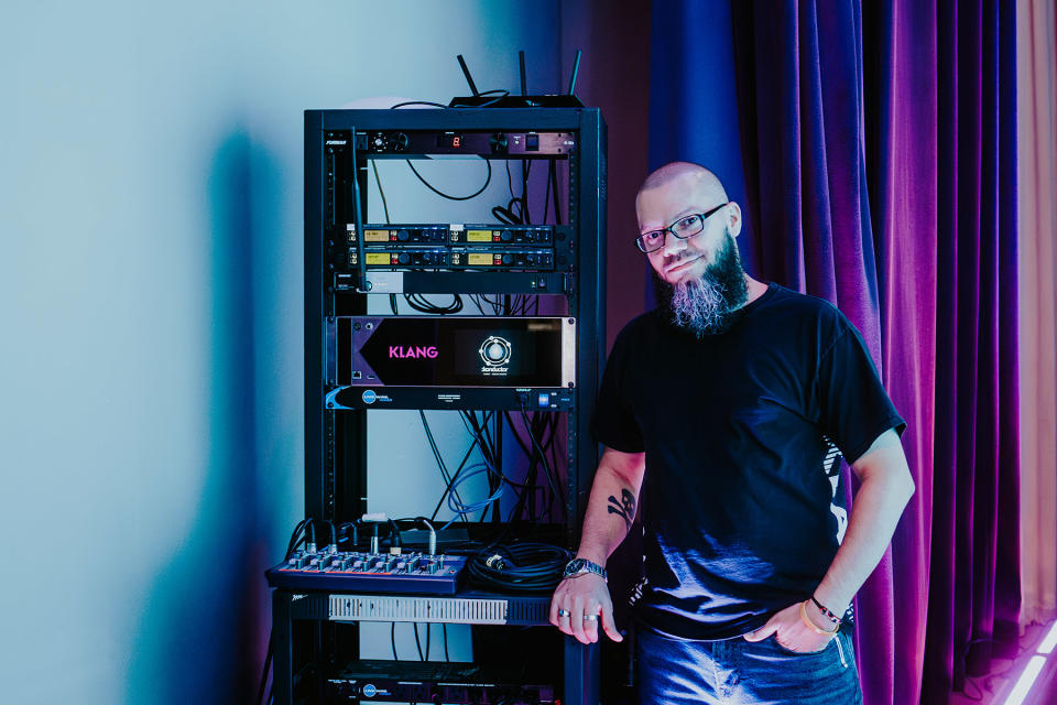 New Life Austin tech director and FOH engineer TJ Feronti with the church’s new rack-mounted KLANG:konductor.