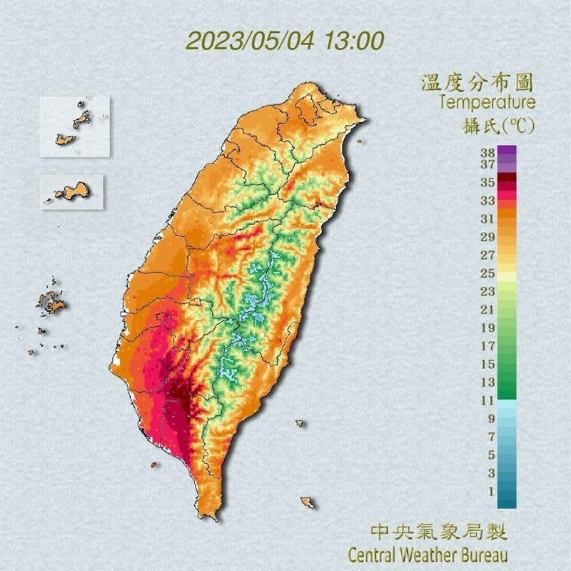 溫度分布圖顯示，南部天氣炎熱「一片紅通通」。（圖／翻攝自鄭明典 臉書）