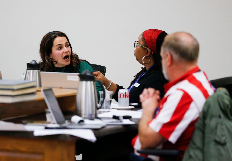 Springfield school board members Maryam Mohammadkhani and Shurita Thomas-Tate face off over Mohammadkhani's alleged "disruption" during a youth forum last week at a meeting on Tuesday, Feb. 28, 2023.