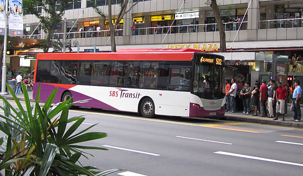 Transport Minister Lui Tuck Yew proposes a review on bus service levels. (Yahoo! photo)