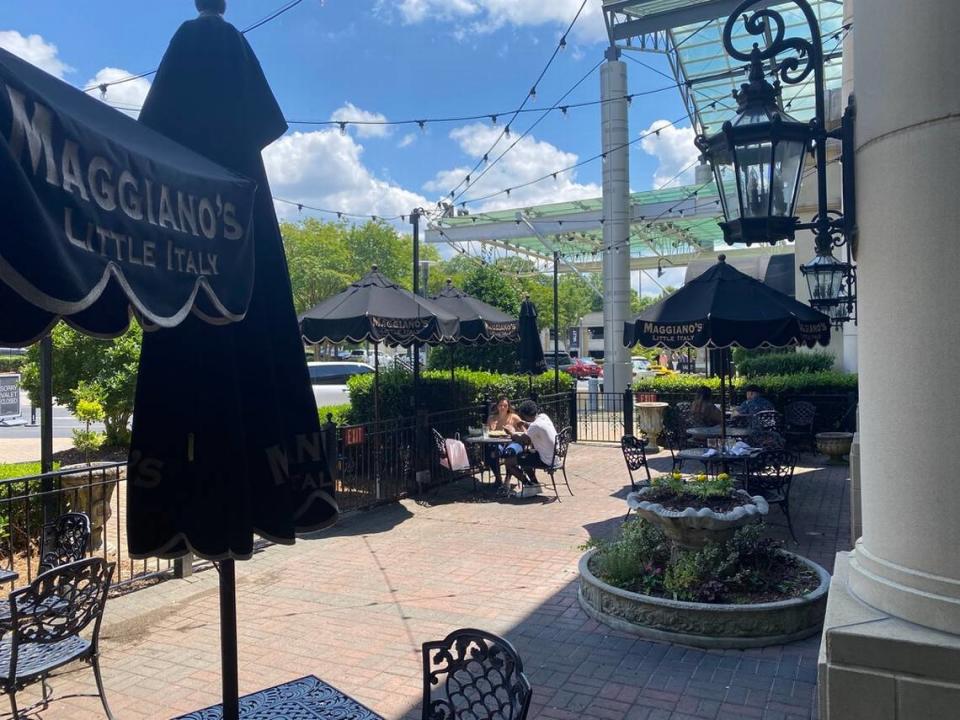 Maggiano’s two patios offers plenty of outdoor seating for diners.