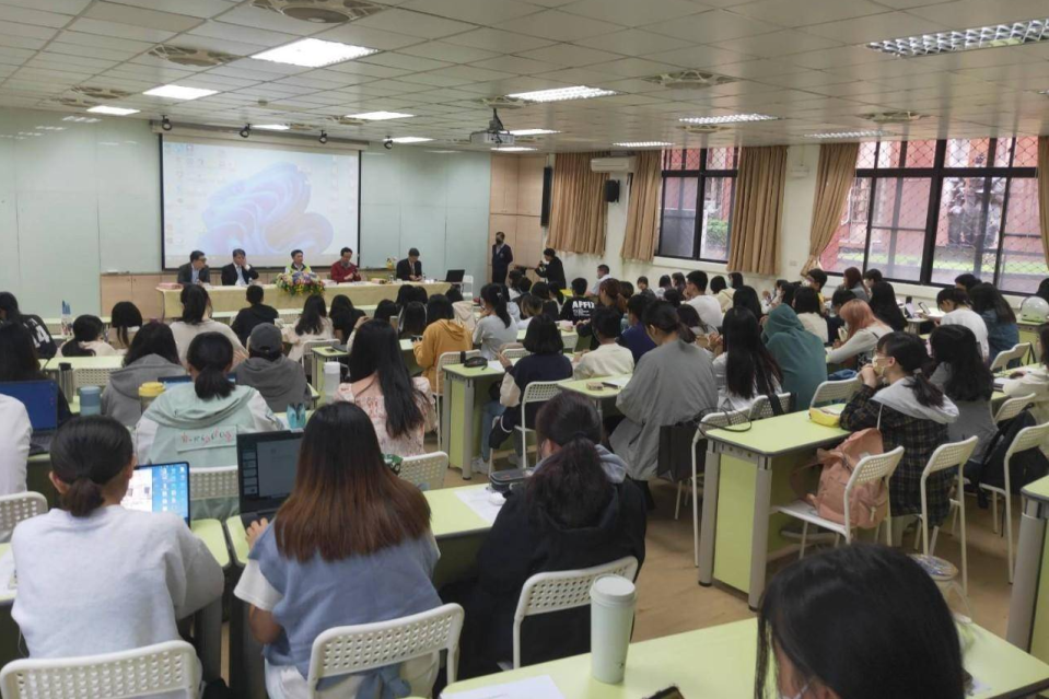 大安分局王寶章局長提醒學生要保持警惕，不要輕易相信陌生人的詐騙話術