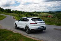 <p>2020 Porsche Cayenne coupe</p>