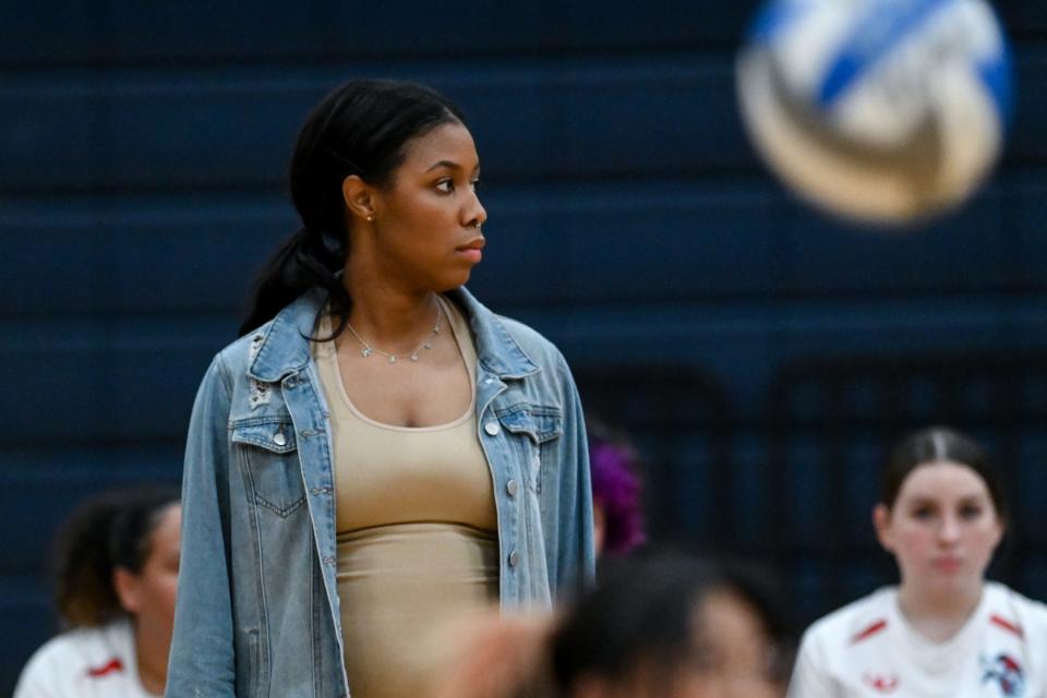 Everett's Dayjah Stewart looks on during the district semifinal match against Grand Ledge on Wednesday, Nov. 2, 2022, at Grand Ledge High School.