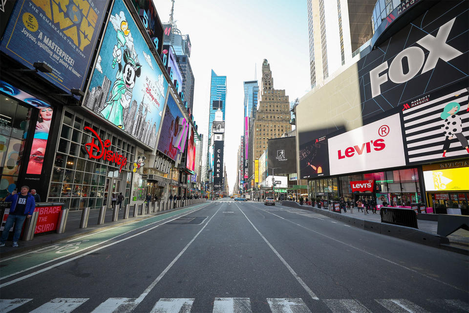 Before & After Photos of Busy Tourist Attractions Affected by the Threat of Coronavirus