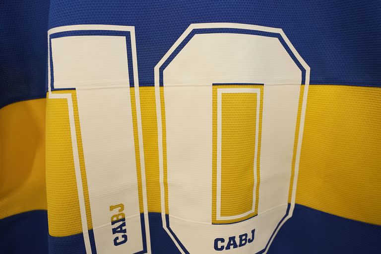 La camiseta que usará Riquelme esta tarde (Javier García Martino)