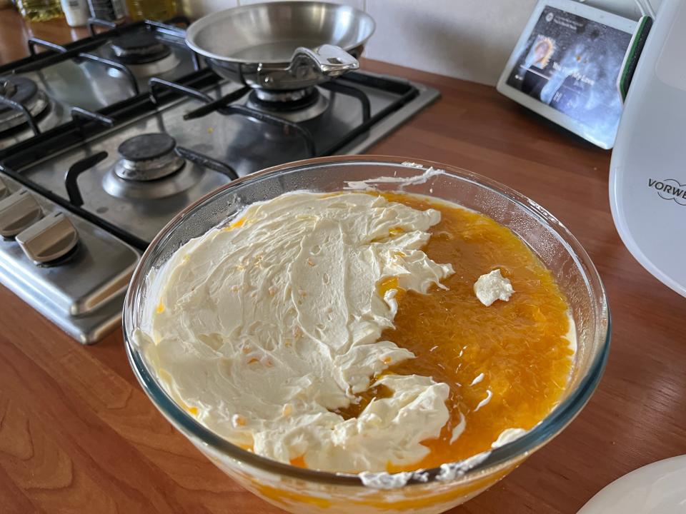 adding cream layer to platinum pudding
