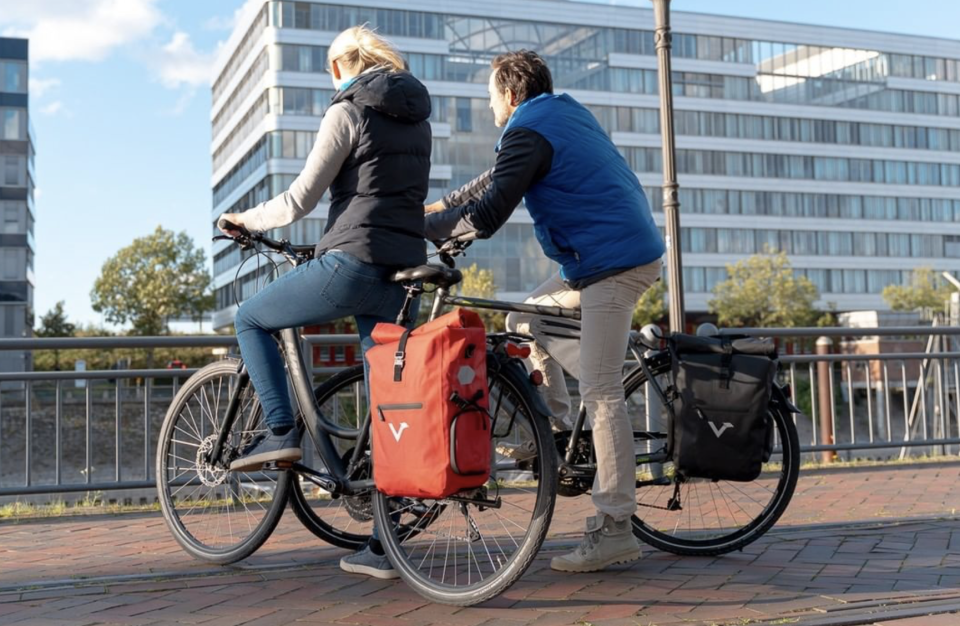 Unverzichtbar für passionierte Radfahrer: eine Fahrradtasche mit ausreichend Stauraum. (Bild: Instagram @valkental)