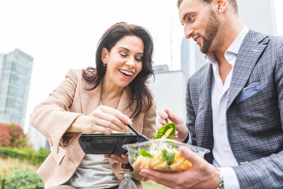 Esta lonchera eléctrica realmente mantiene la comida caliente y