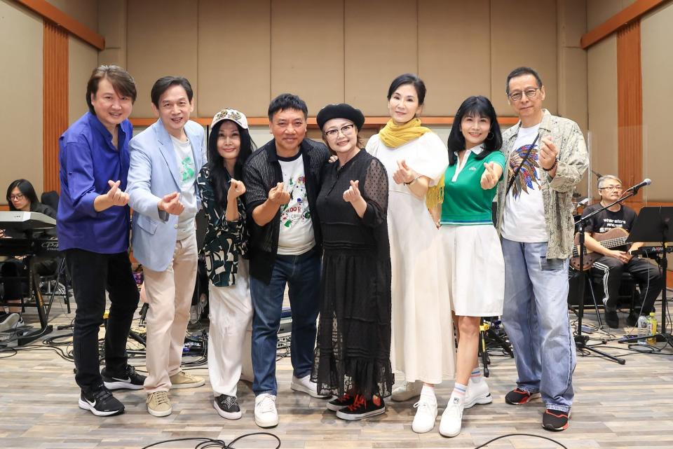 民歌「四王四后」將於5月12日在台北TICC舉辦《民歌康乃馨》演唱會。（聯合數位文創提供）