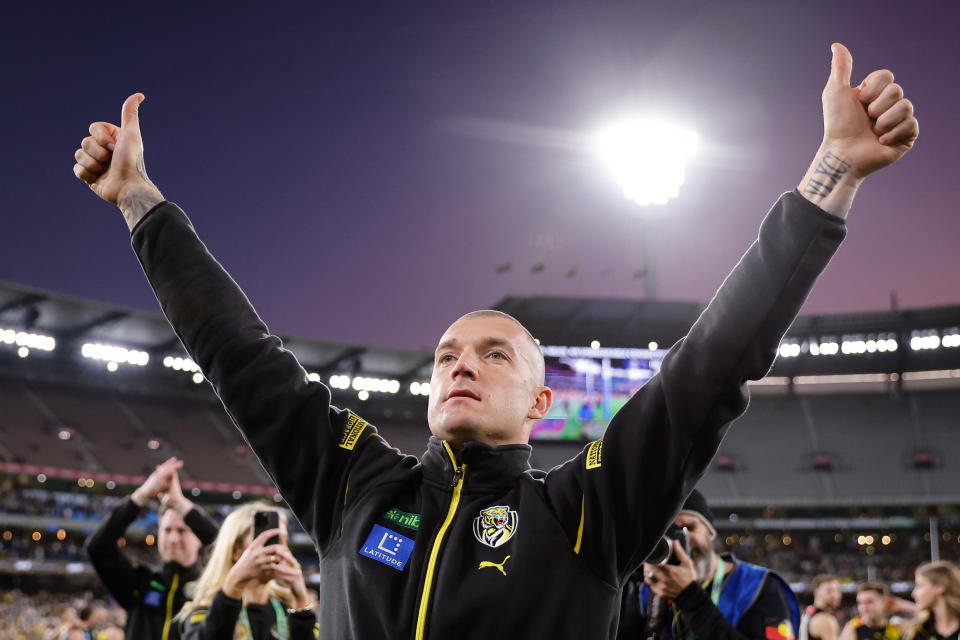 Dustin Martin thanks the fans.