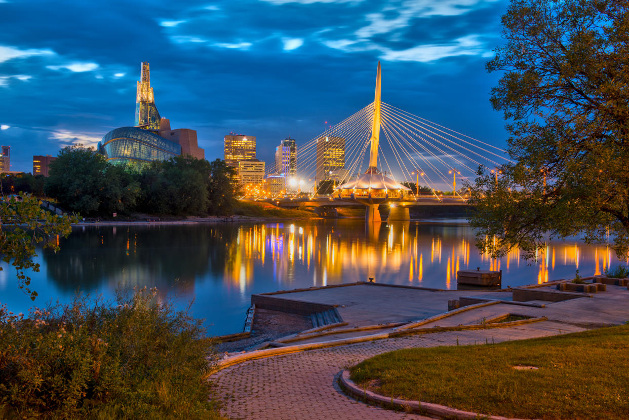 Winnipeg Esplanade Riel Bridge & Canadian Museum for Human Rights (Enviro Foto, Courtesy of Travel Manitoba)