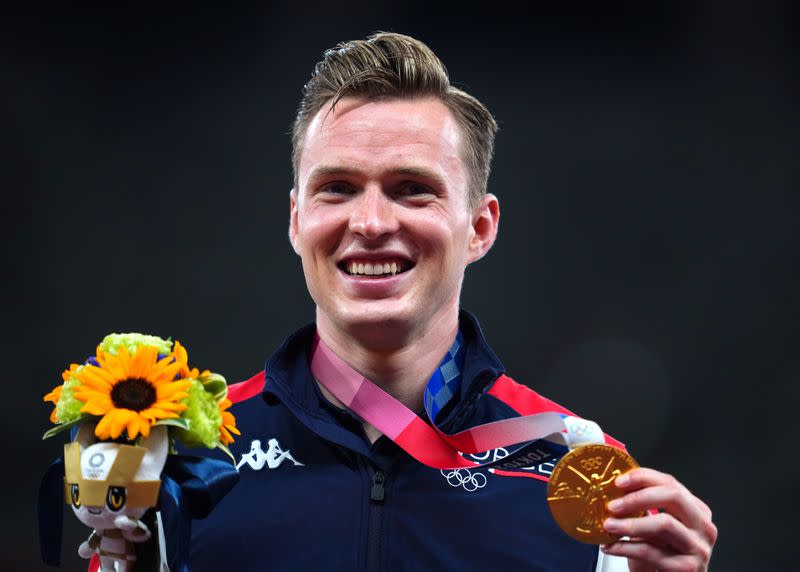 Athletics - Men's 400m Hurdles - Medal Ceremony