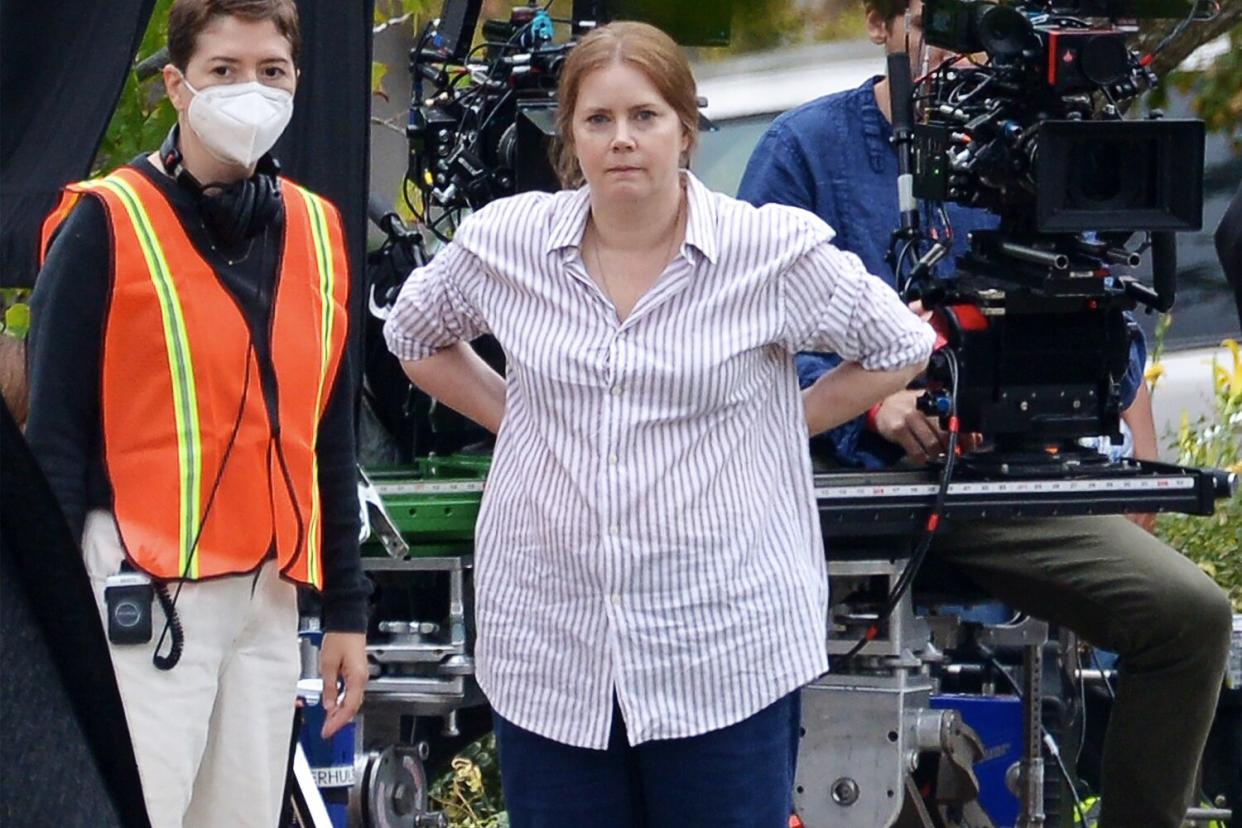10/11/2022 EXCLUSIVE: Amy Adams is spotted on the set of "Nightbitch" filming in Los Angeles. Adams plays a character of a stay at home mother who thinks she's turning into a dog. The actress was also seen slapping her co star Scoot McNairy for the scene. **VIDEO AVAILABLE** sales@theimagedirect.com Please byline:TheImageDirect.com *EXCLUSIVE PLEASE EMAIL sales@theimagedirect.com FOR FEES BEFORE USE