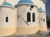 <p>Cracks are seen on the facade of a church after an earthquake in Kos on the island of Kos, Greece Friday, July 21, 2017. (Photo: Michael Probst/AP) </p>