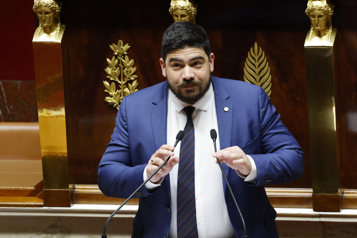 Le ministre délégué au Logement, Guillaume Kasbarian veut mettre fin au logement social à vie (Photo by Ludovic MARIN / AFP)