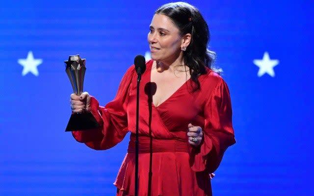 Alex Borstein at the 2020 Critics' Choice Awards