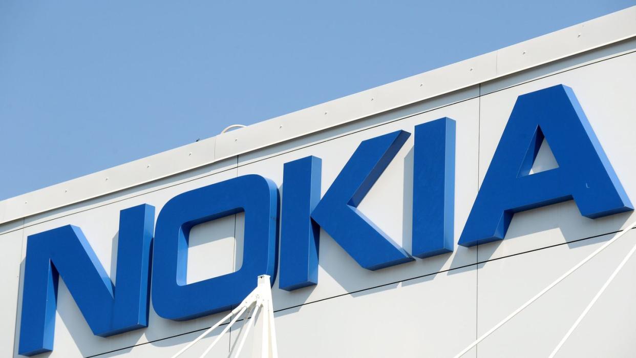 Nokia-Schriftzug am Hauptsitz im finnischen Espoo. Nokia will 2021 beim 5G-Mobilfunkstandard die Führungsrolle zurückerlangen.