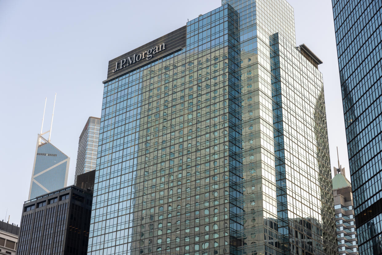 JPMorgan hands out cash to Hong Kong staff to boost morale. (PHOTO: Simon Jankowski/NurPhoto via Getty Images)