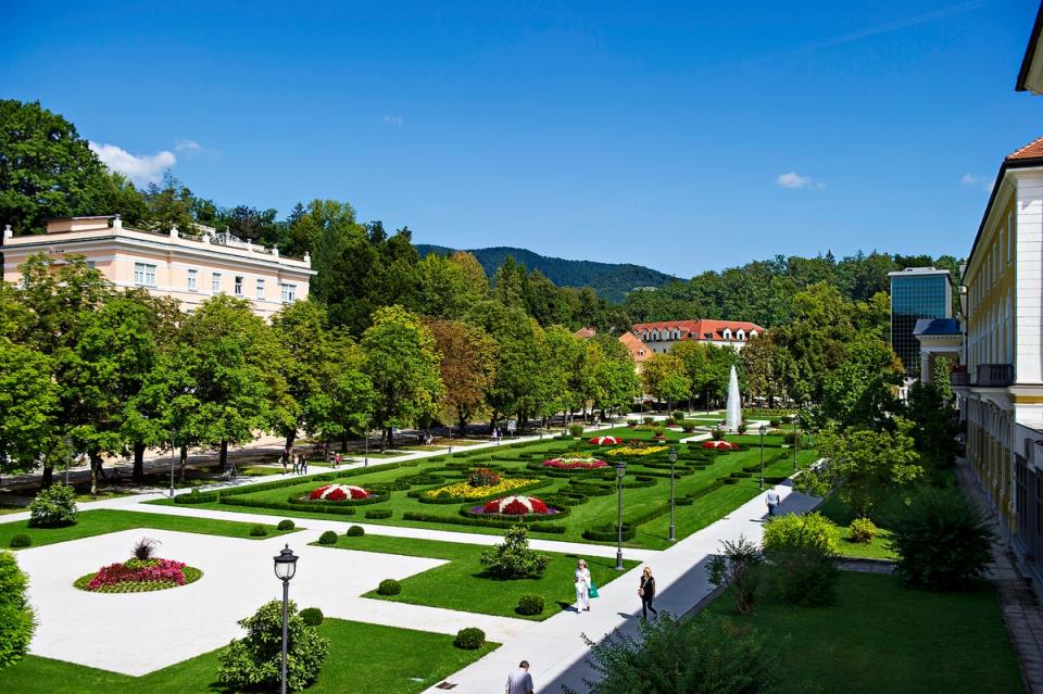 Verdant grounds at Rogaška Slatina’s Grand Hotel (Grand Hotel Rogaška)