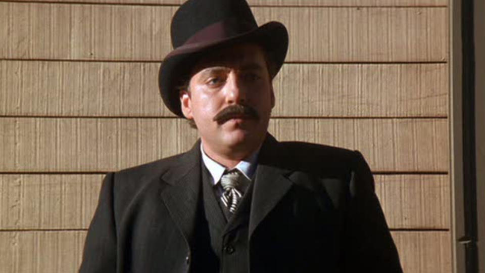Tom Sizemore in Wyatt Earp