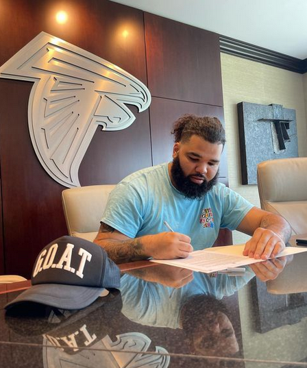 Former Peoria High School and Western Illinois defensive lineman LaCale London was signed as a free agent by the NFL's Atlanta Falcons on Monday, May 15, 2023.