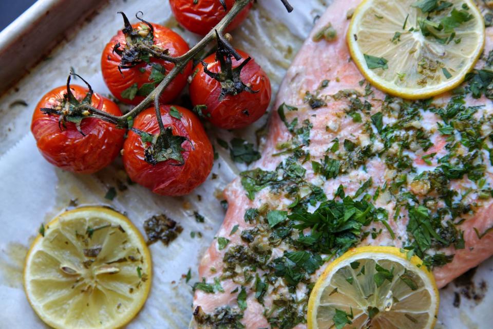 Garlic-Roasted Salmon and Tomatoes