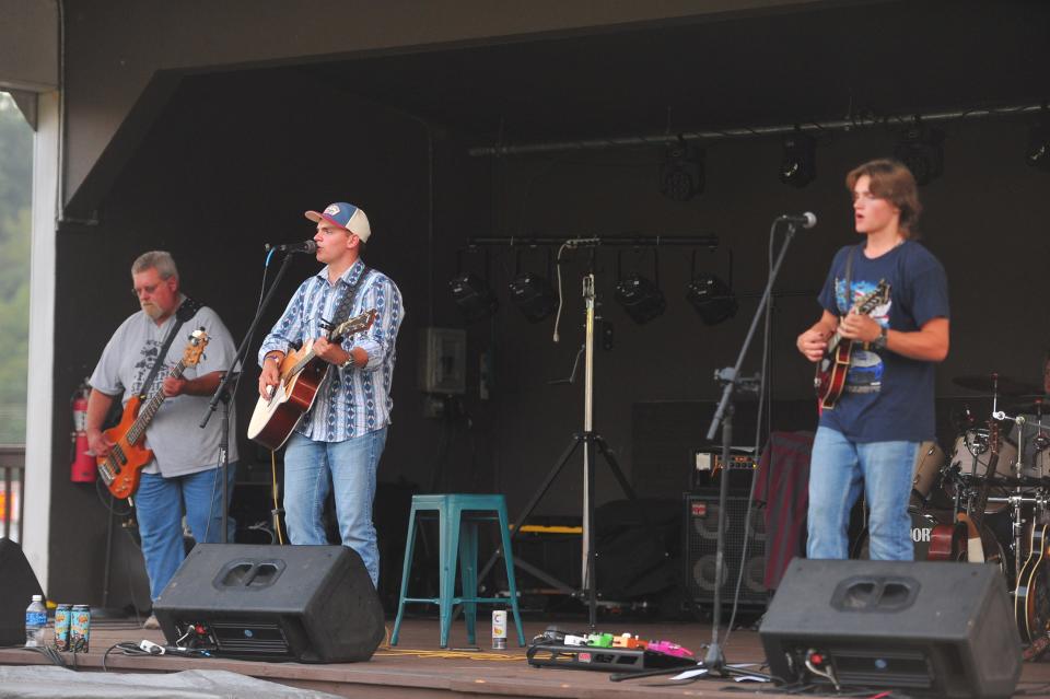 Low Gap, country/Americana musicians from Winesbug, burst onto the national scene last year with their hit single Mockingbird. Low Gap took center stage at the Holmes County Fair Friday night, performing on the Stage on the Green with their uncle Glen Caudill sitting in on drums and Dave Williams on bass.