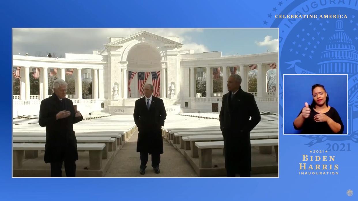 <p>En esta captura de pantalla, (De izquierda a derecha) los ex presidentes Bill Clinton, Barack Obama y George W. Bush hablan durante el especial Celebrating America Primetime Special el 20 de enero de 2021. El evento de transmisión en vivo presentado por Tom Hanks incluye comentarios del presidente: elegir a Joe Biden y a la vicepresidenta electa Kamala Harris y actuaciones que representen a diversos talentos estadounidenses. </p> (Foto de Handout / Biden Inaugural Committee vía Getty Images)