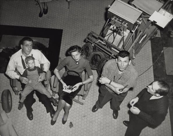 1950: Stephen Bogart hangs out on set