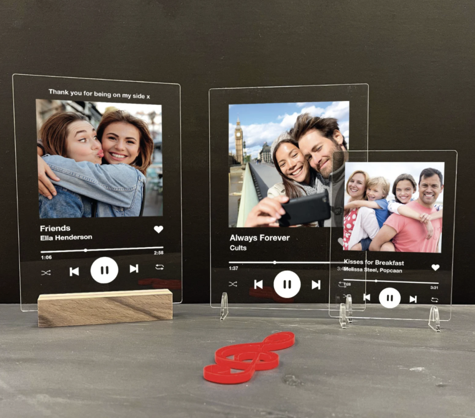 Personalised Song Plaque With Stand. (PHOTO: Etsy)