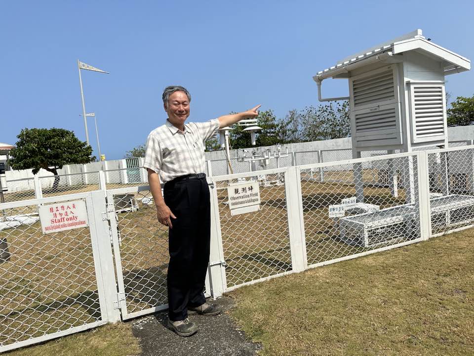 大水蟻騎樓狂暴亂飛！鄭明典揭原因「雷陣雨季節接近」網驚：今年提早