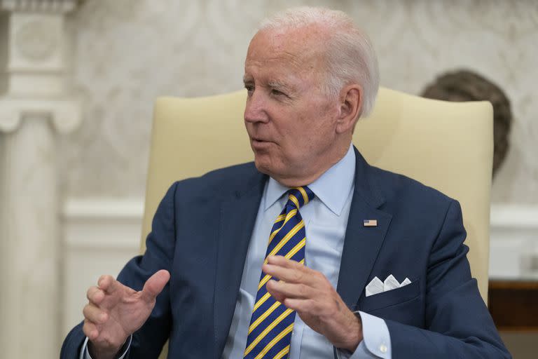 El presidente Joe Biden habla en una reunión en la Oficina Oval de la Casa Blanca, Washington, 16 de setiembre de 2022. (AP Foto/Alex Brandon)