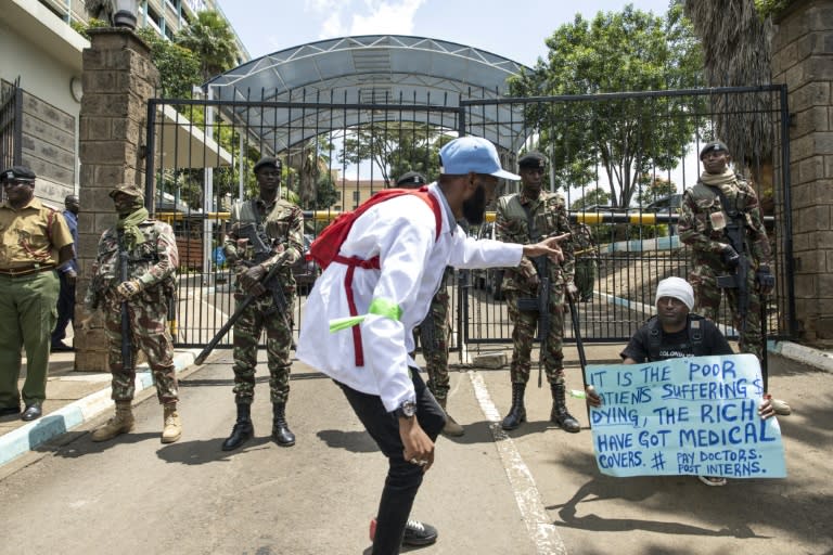 Doctors at Kenya's public hospitals went on strike over pay and working conditions (SIMON MAINA)